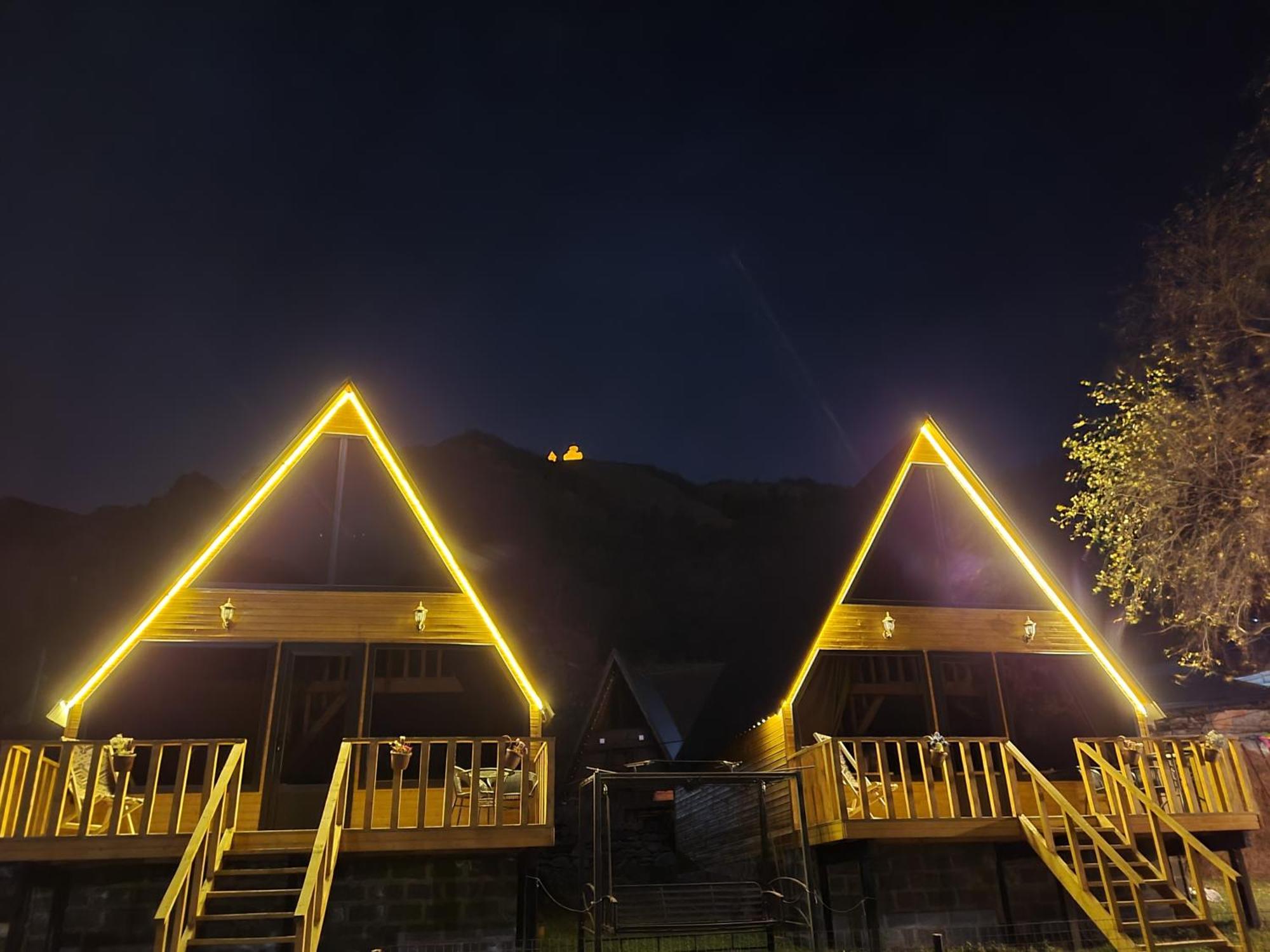 Pine Chalet Kazbegi Экстерьер фото